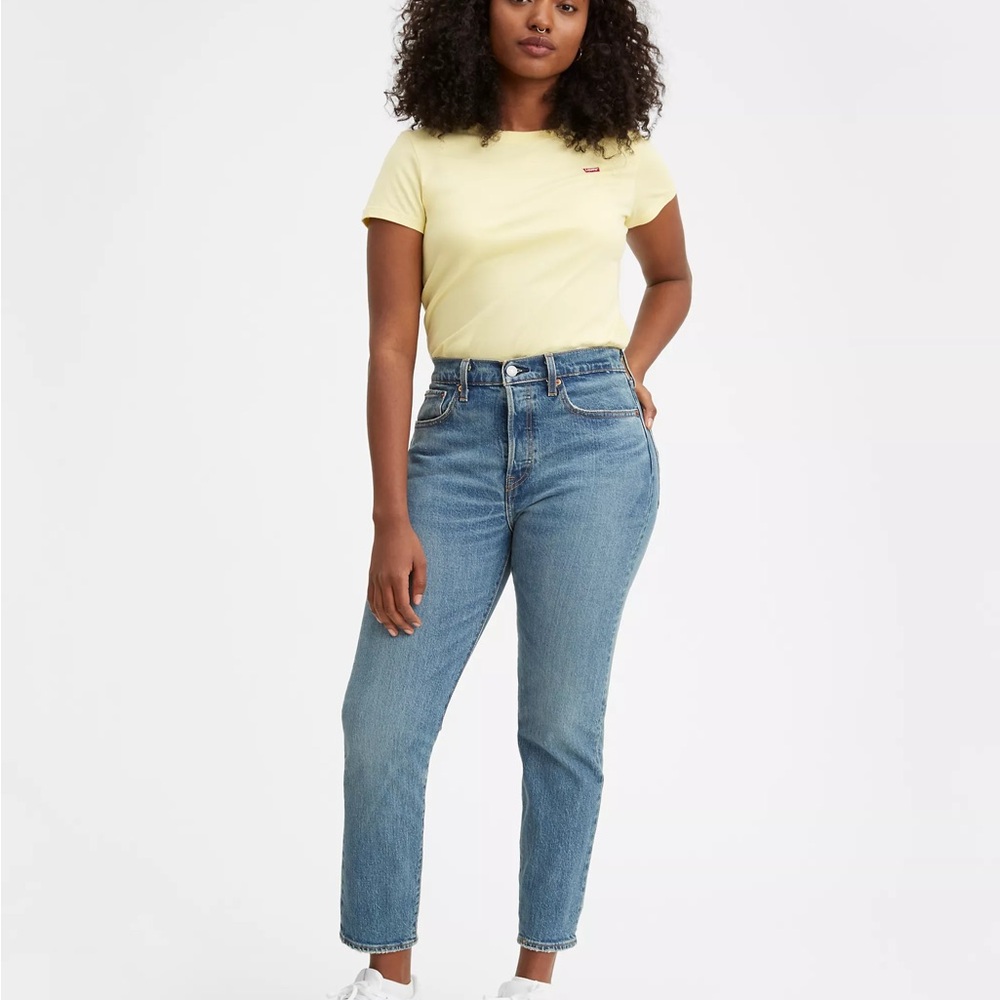 NWOT Levi’s Wedgie Icon Fit ankle jeans